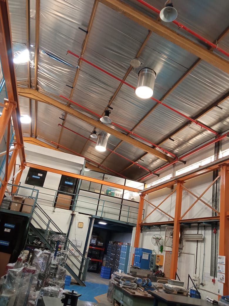 Warehouse and workshop daylighting with LightTube LT-520